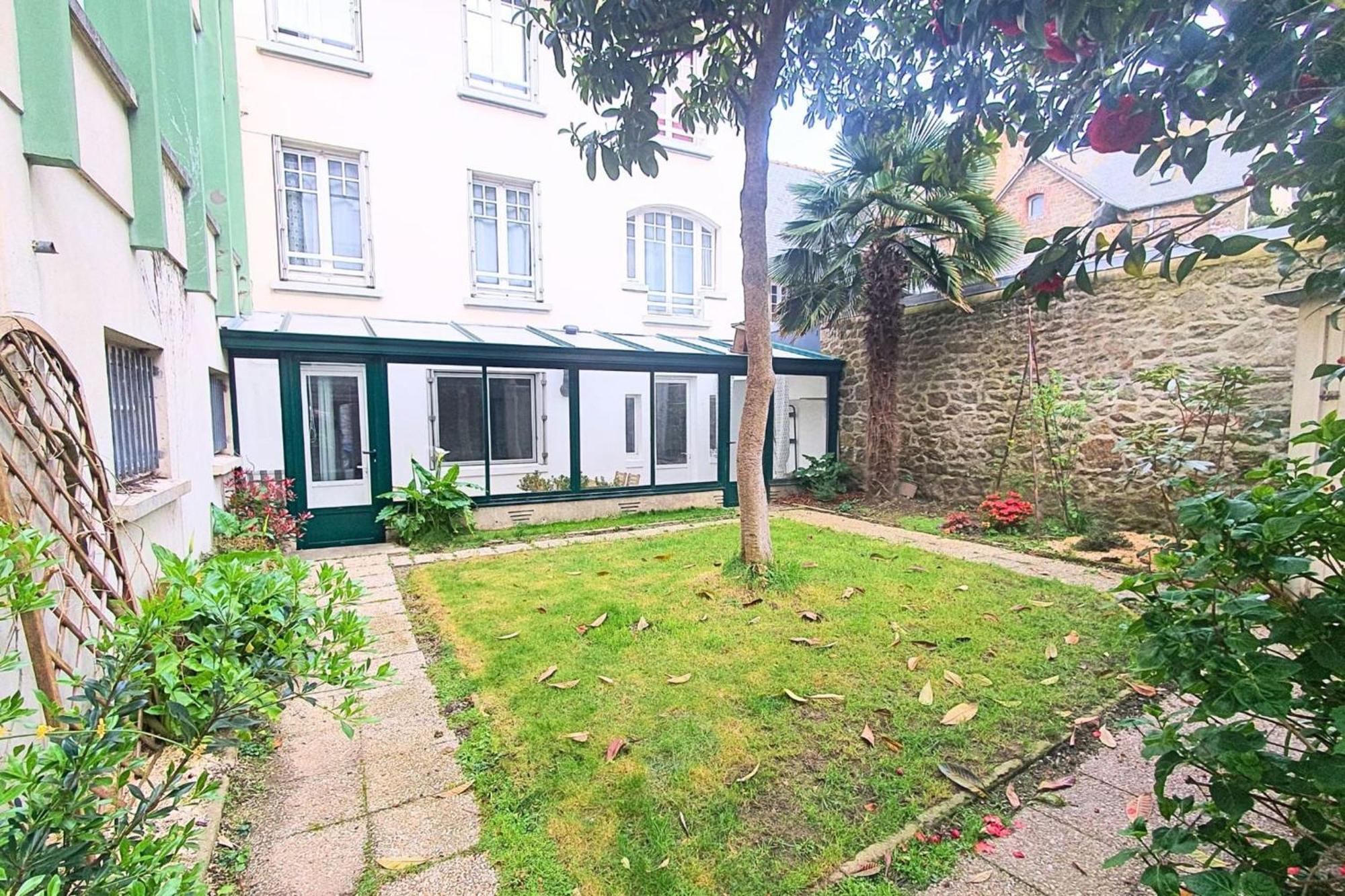 Cocoon With Garden In Saint-Malo